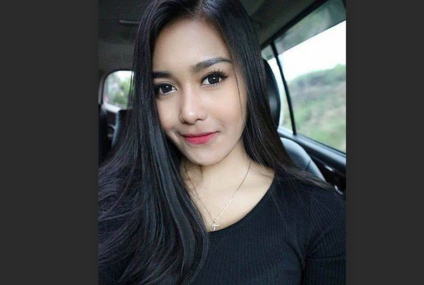 Cerita Sex Nemenin Pembantu Lagi Organisme