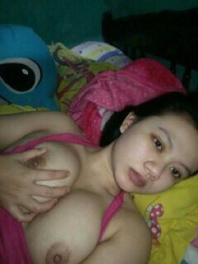 100 Foto Abg dan Tante Pamer Toket Terbaru