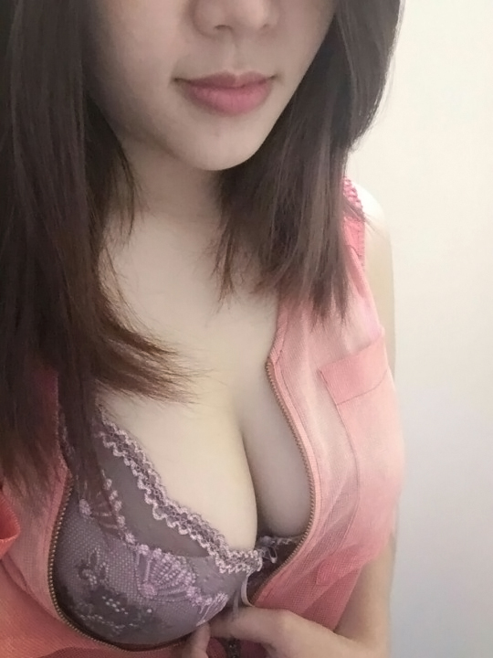 Foto Selfi Bibir Cewek Seksi Bikin Ngemut