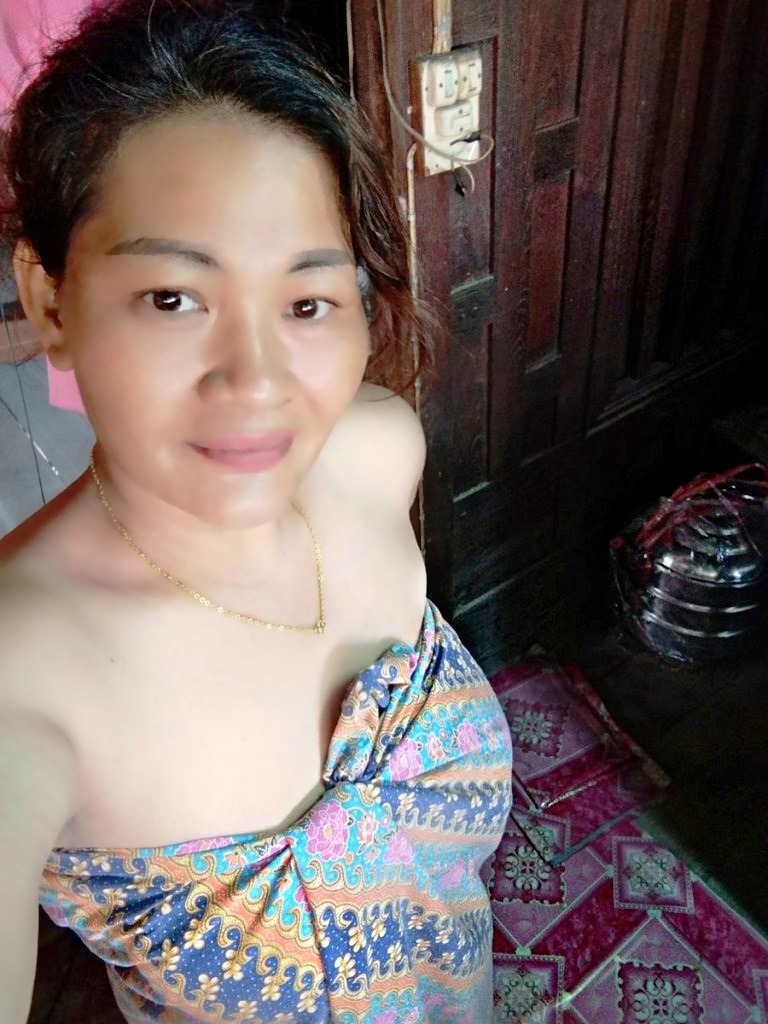 Berikut Foto Binor Pamer Toket Hot