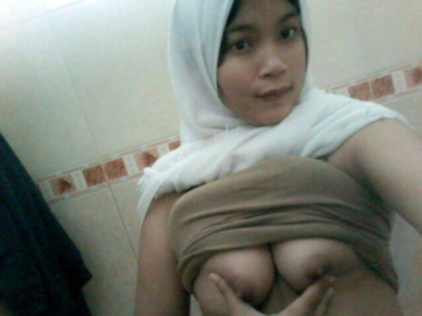 Foto Abg Jilbab Imut Pamerin Toket