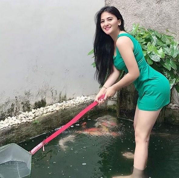 100 Foto Tante Pemersatu Bangsa Di Panggil Hot Mom