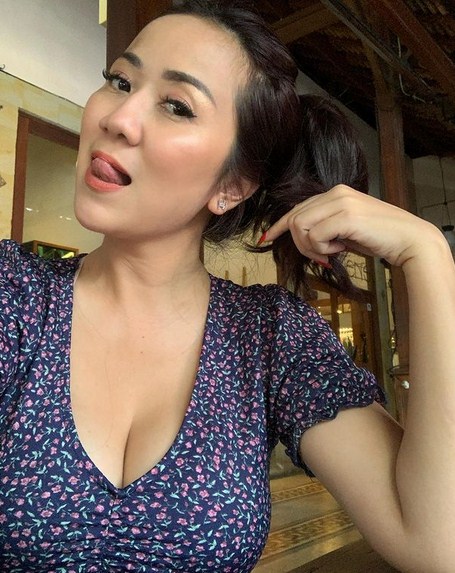 100 Foto Tante Pemersatu Bangsa Di Panggil Hot Mom