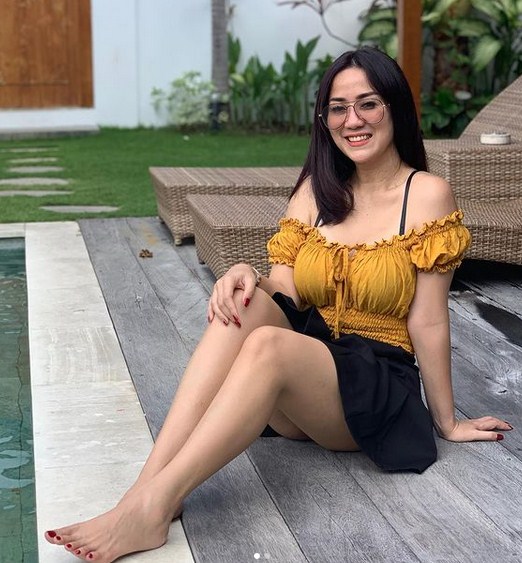 100 Foto Tante Pemersatu Bangsa Di Panggil Hot Mom