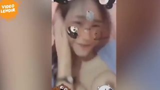 Asik Main Filter Saat Live Toketnya Kelihatan