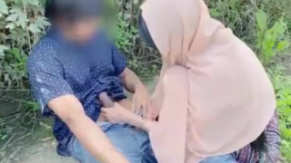 Tante Hijab Suka Ngewe Di Taman